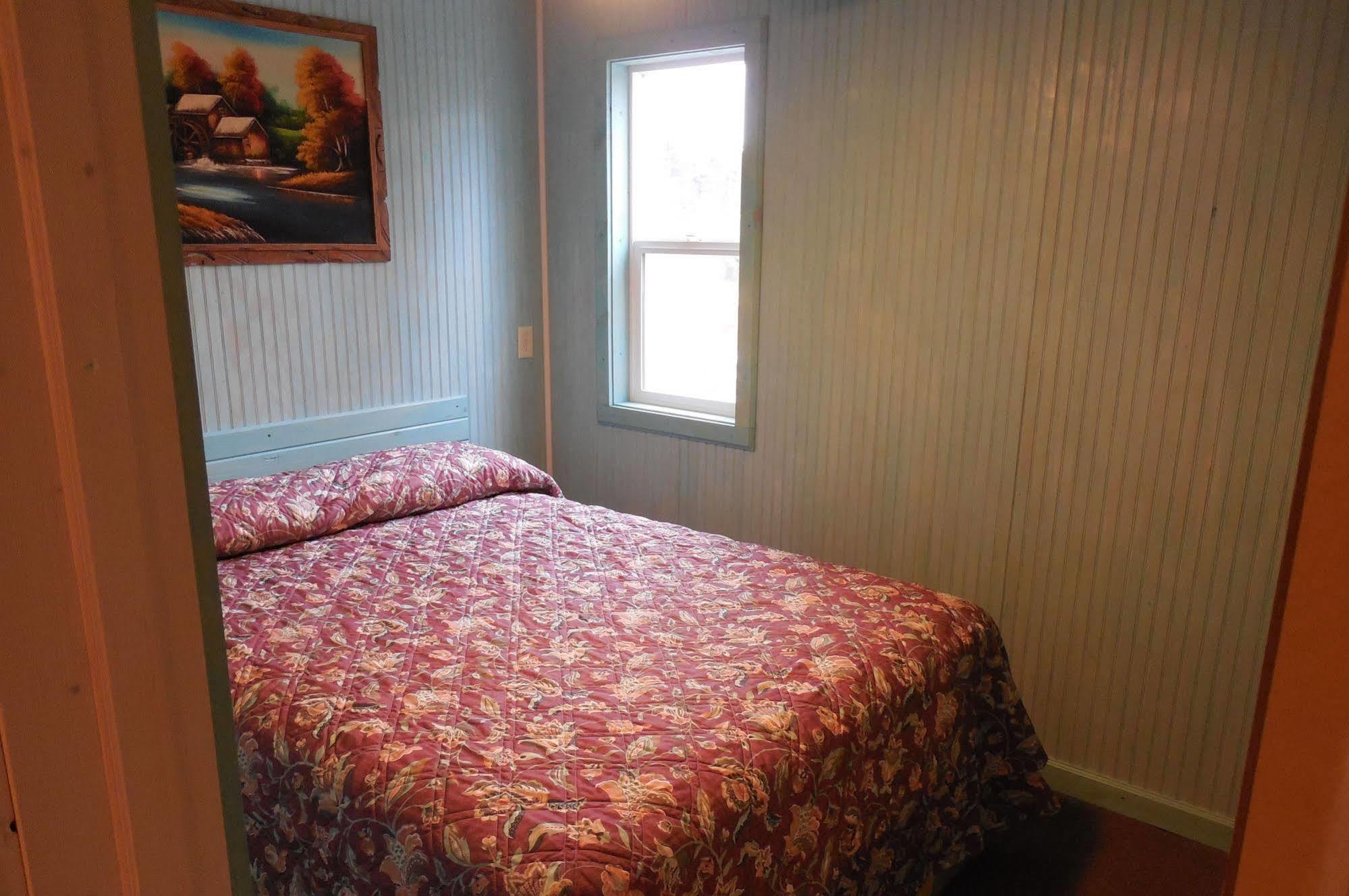 Black Hills Cabins At Quail'S Crossing Hill City Exterior photo